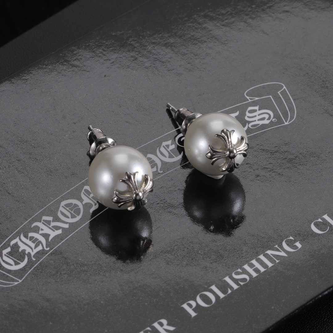 Chrome Hearts Classic Pearl Stud Earrings